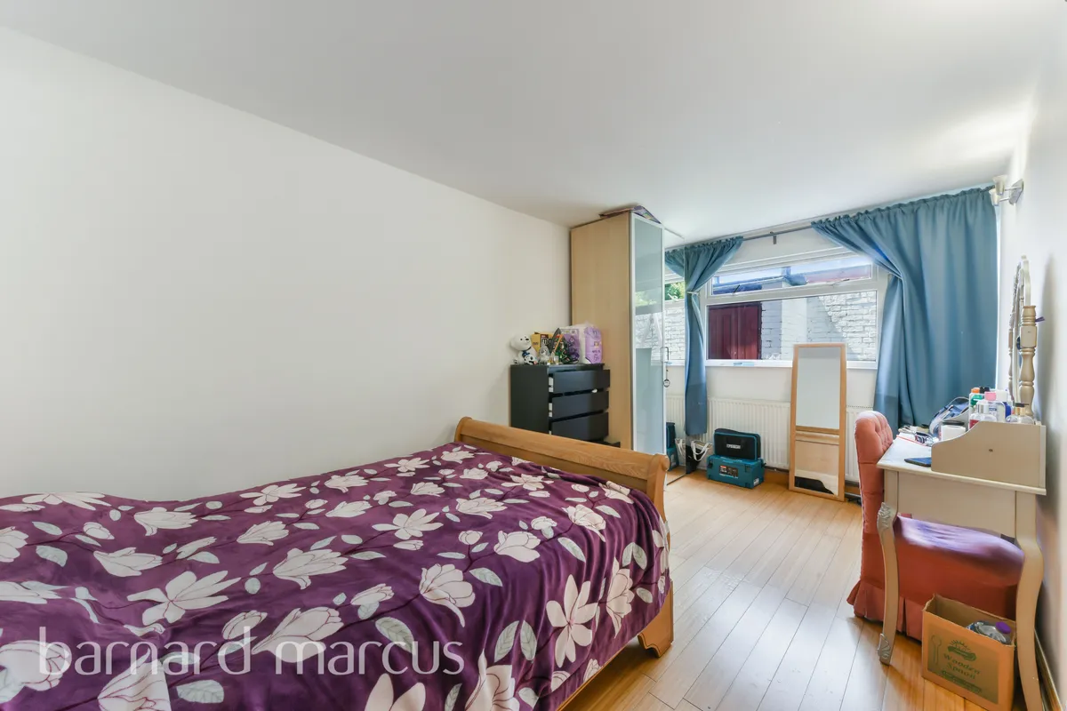 Flat West Barnes Lane in Greater London