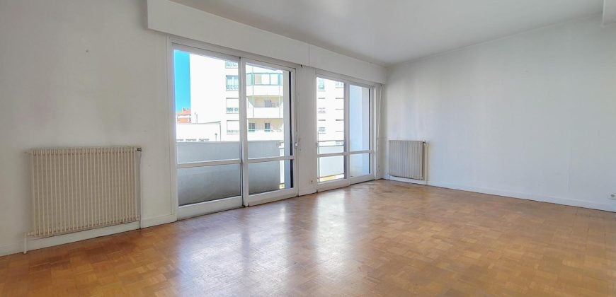 Flat Rue Camille Roy in Lyon