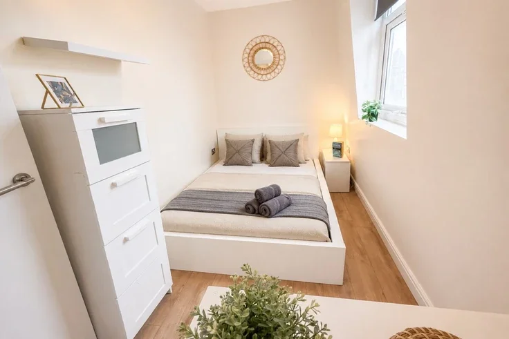 Flat Batty Street in Greater London