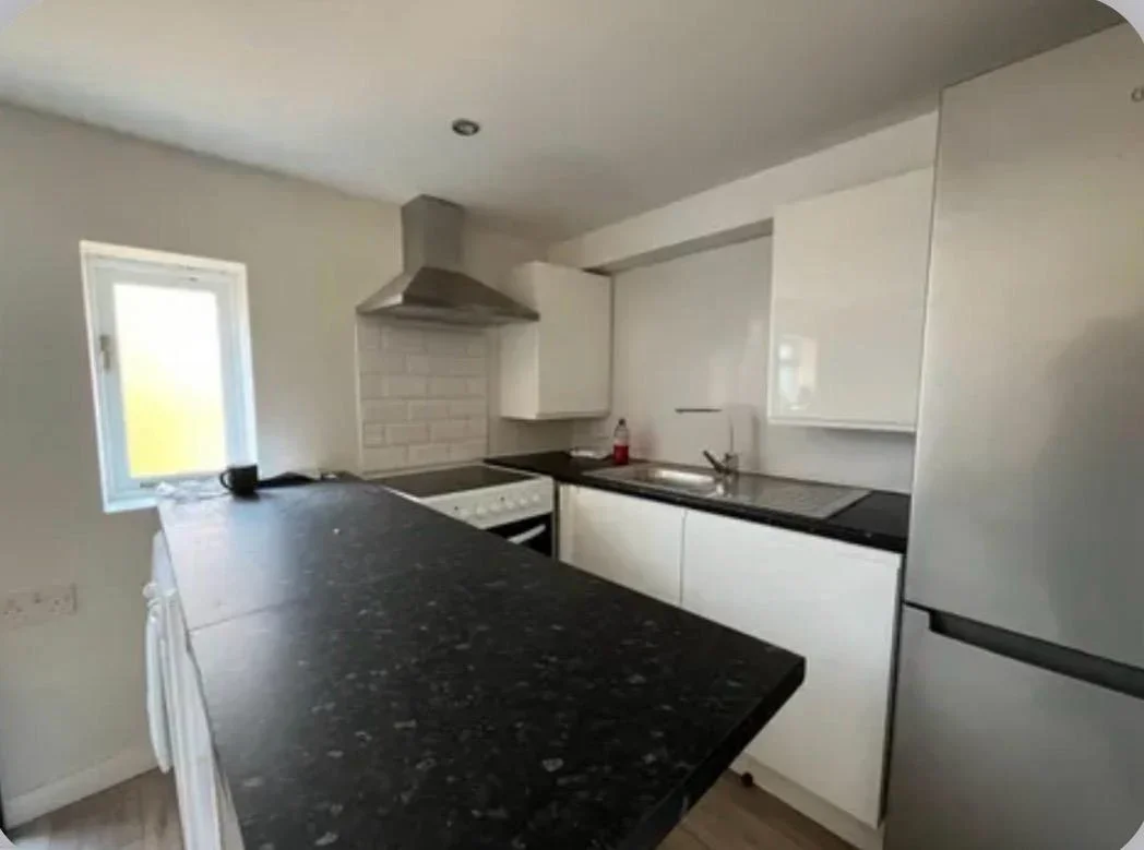 Flat Spinney Gardens in Greater London