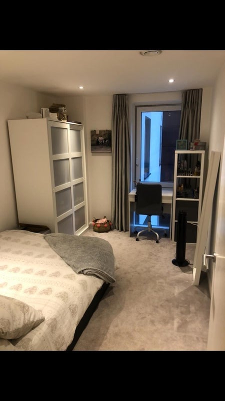 Flat Wenlock Road in Greater London