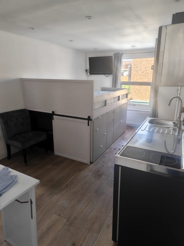 Flat Stamford Brook Road in Greater London