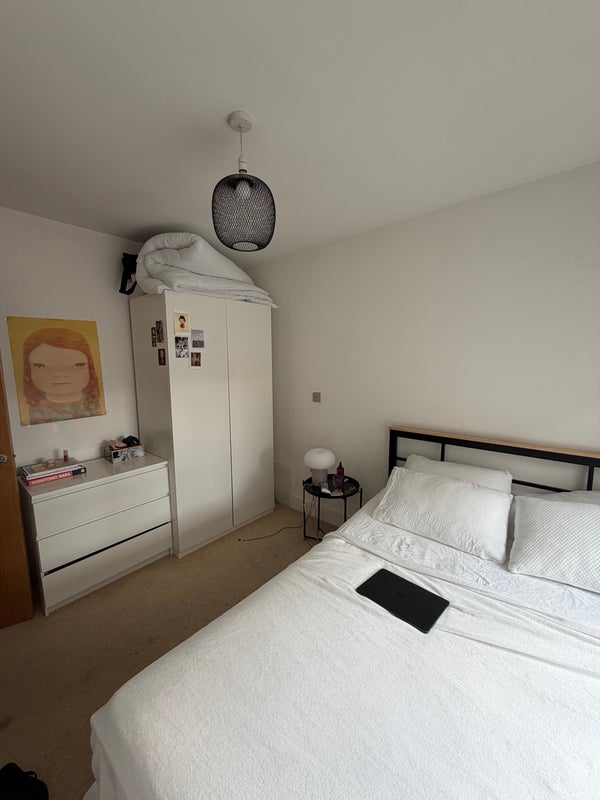 Room Stockwell Park Road in Greater London