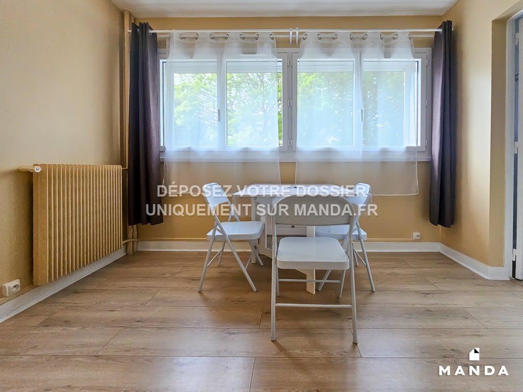 Appartement Rue Pierre Brossolette / Rue de Châtillon à Châtillon
