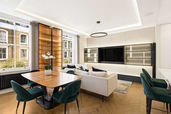 Flat Ifield Road in Greater London