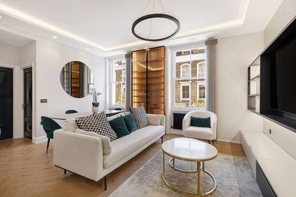 Flat Ifield Road in Greater London