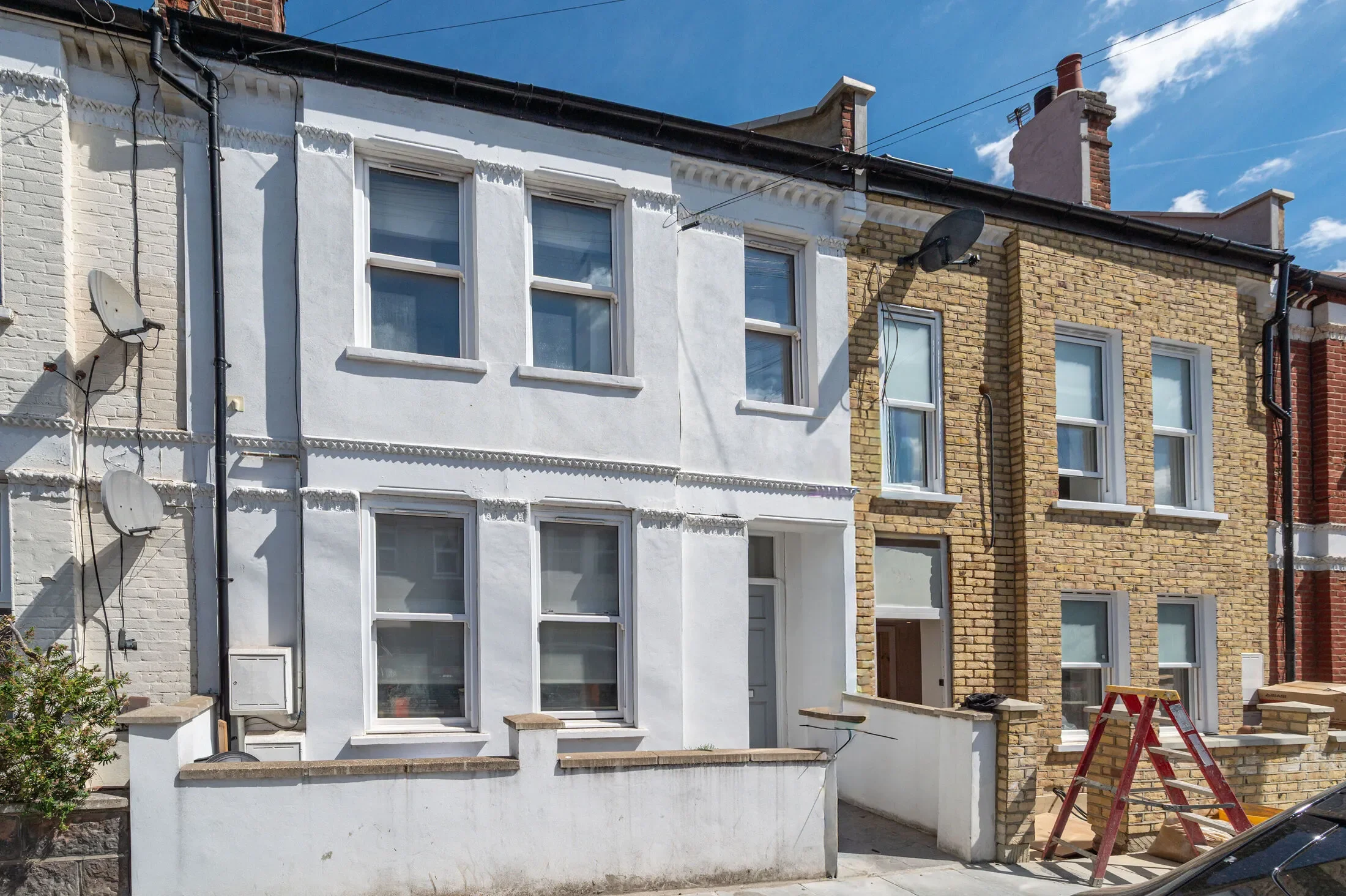 Flat Hoyle Road in Greater London