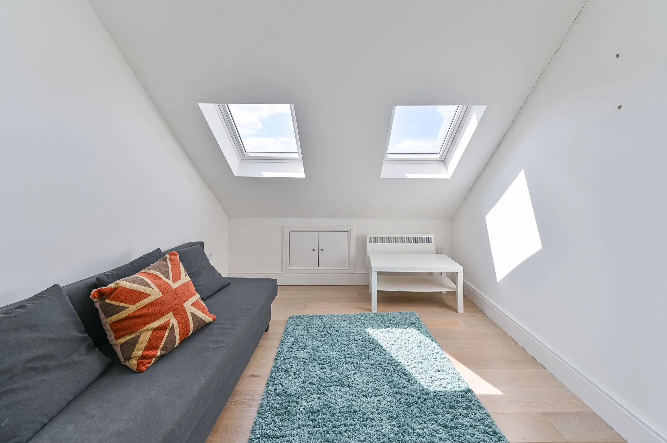 Flat Hoyle Road in Greater London