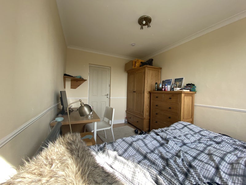 Room Gloucester Way in Greater London