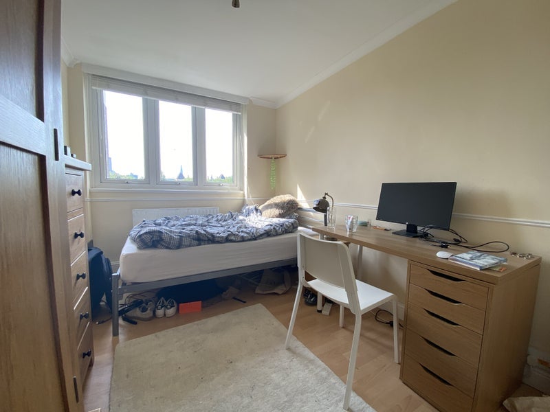 Room Gloucester Way in Greater London