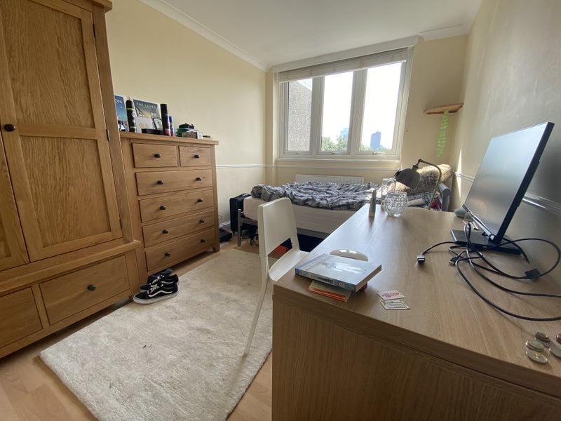 Room Gloucester Way in Greater London