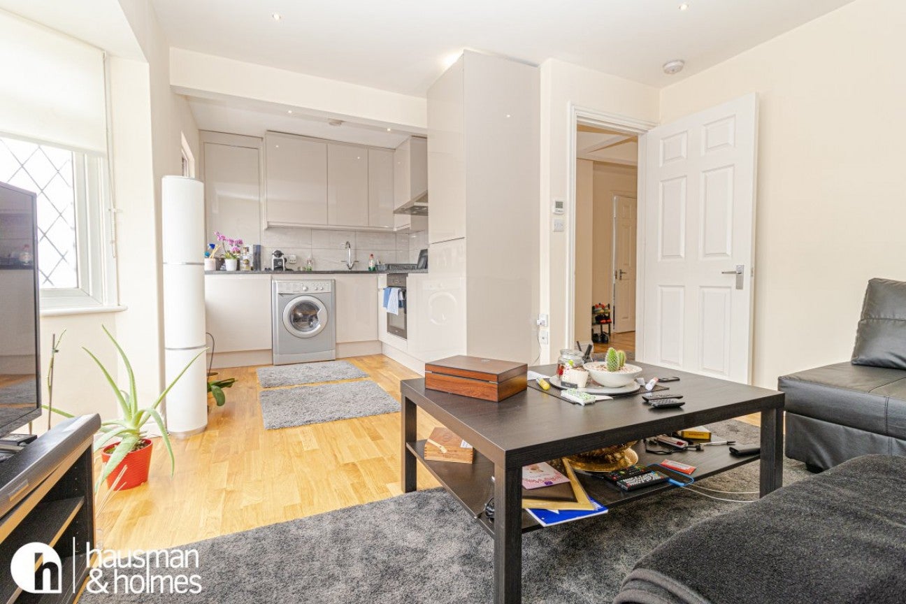 Flat The Vale in Greater London