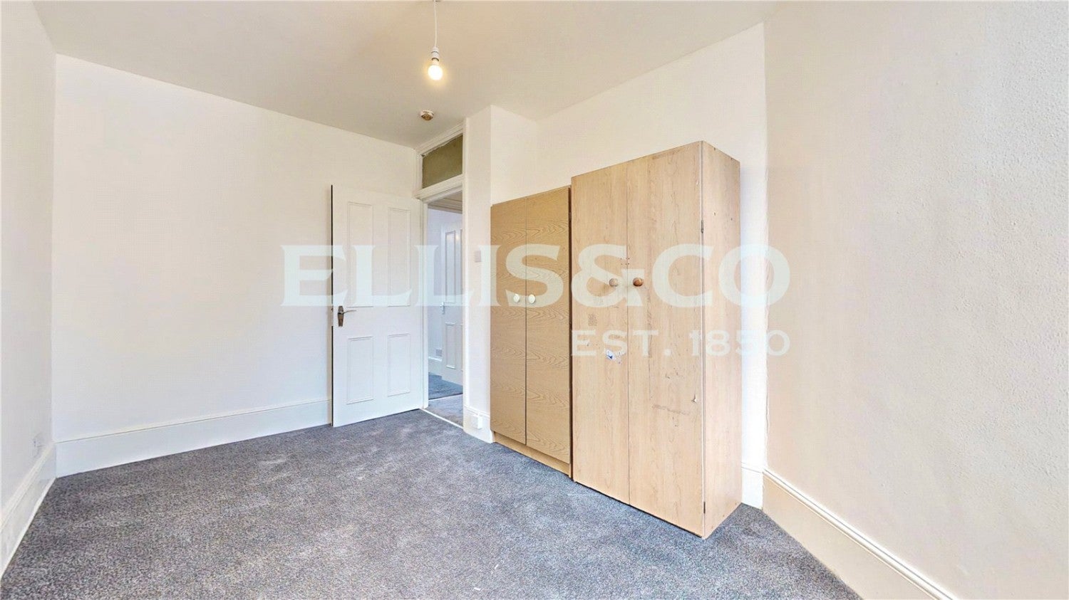 Flat Ranelagh Road in Greater London