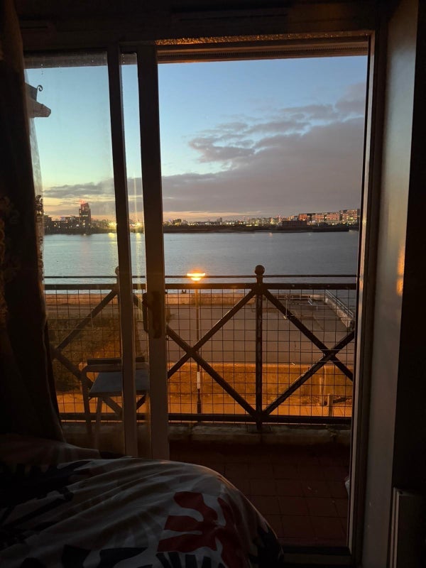 Room Princess Alice Way in Greater London