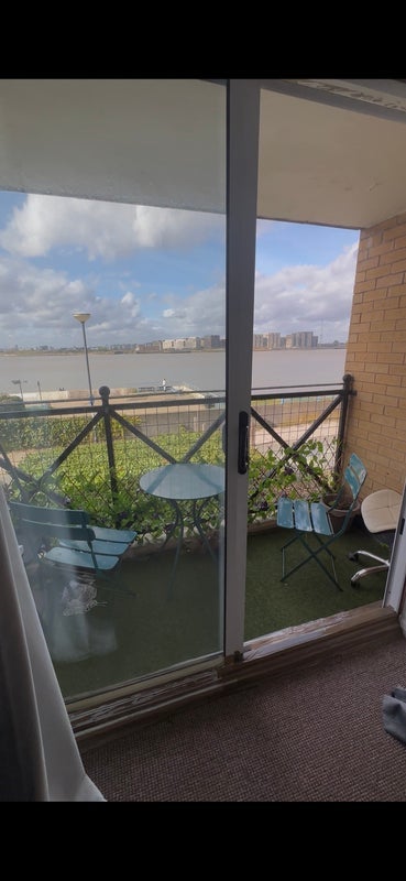 Room Princess Alice Way in Greater London