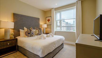 Flat Westferry Circus in Greater London