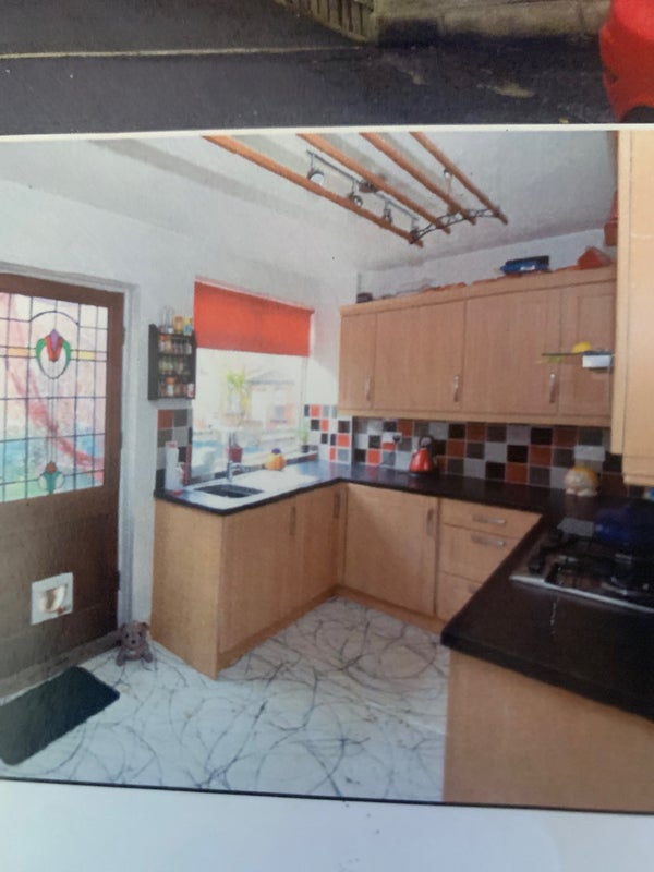 Room Cross Chestnut Grove in Leeds