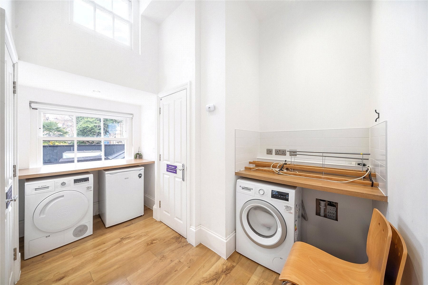 Room Fulham Road in Greater London