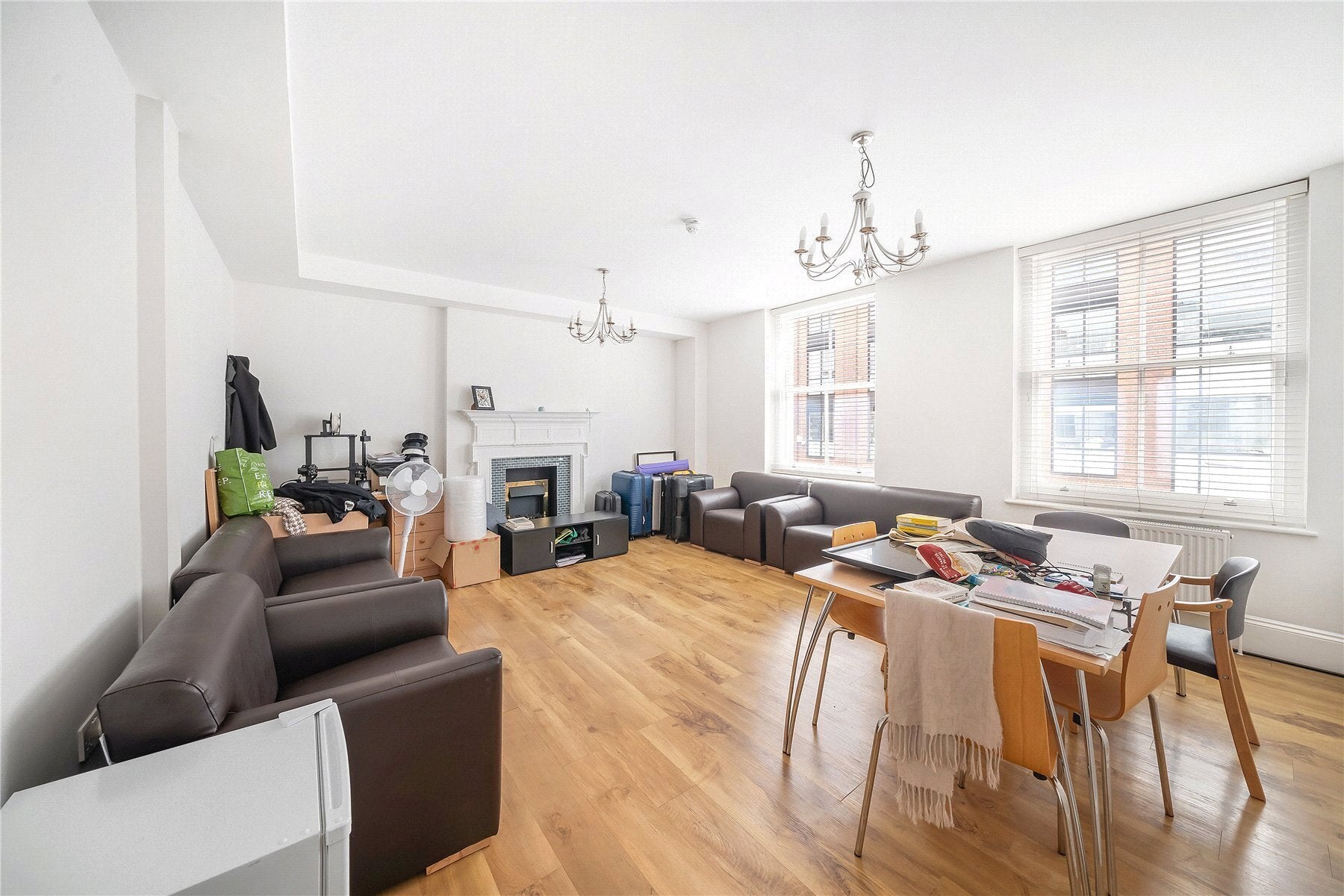 Room Fulham Road in Greater London