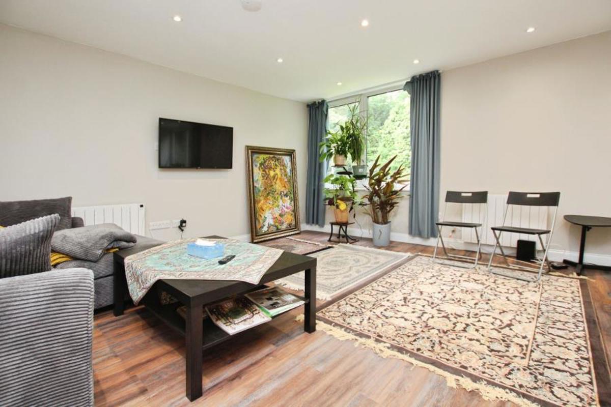 Flat Westacre Close in Bristol