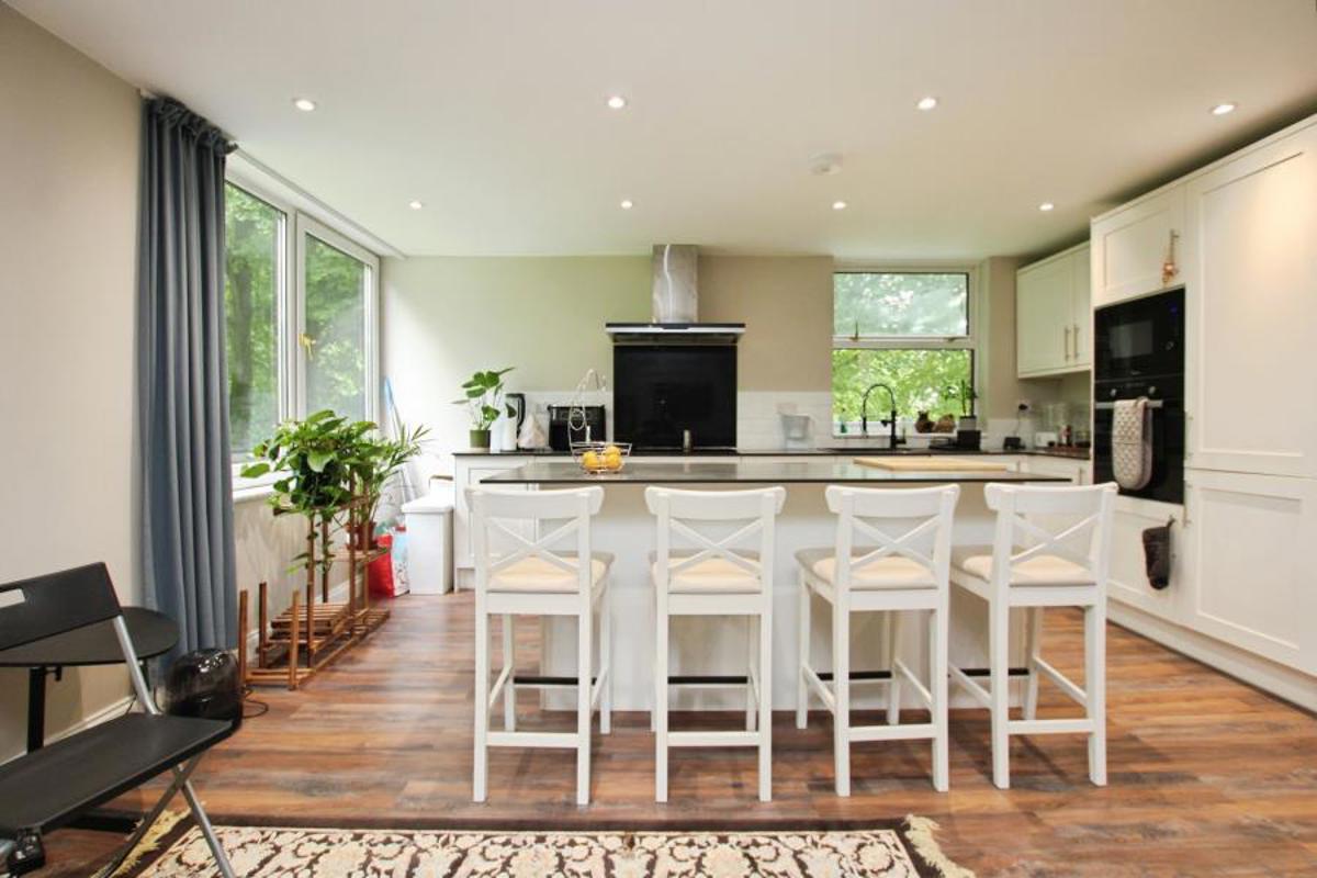 Flat Westacre Close in Bristol