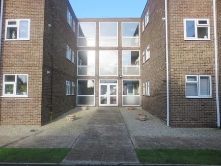 Flat Parkland Court in Thanet