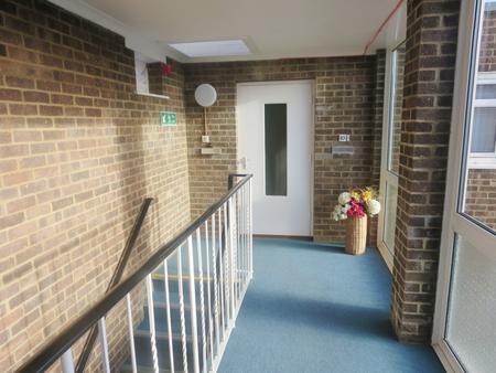 Flat Parkland Court in Thanet