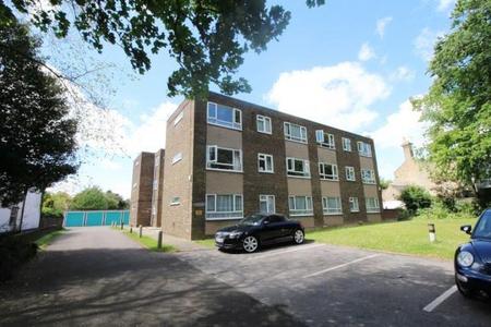 Flat Parkland Court in Thanet