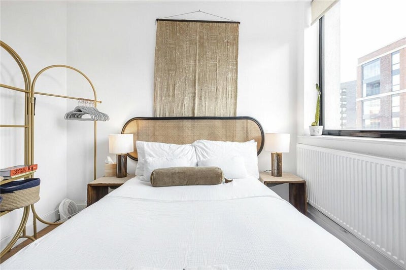 Flat Barking Road in Greater London