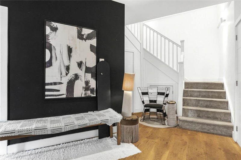 Flat Barking Road in Greater London