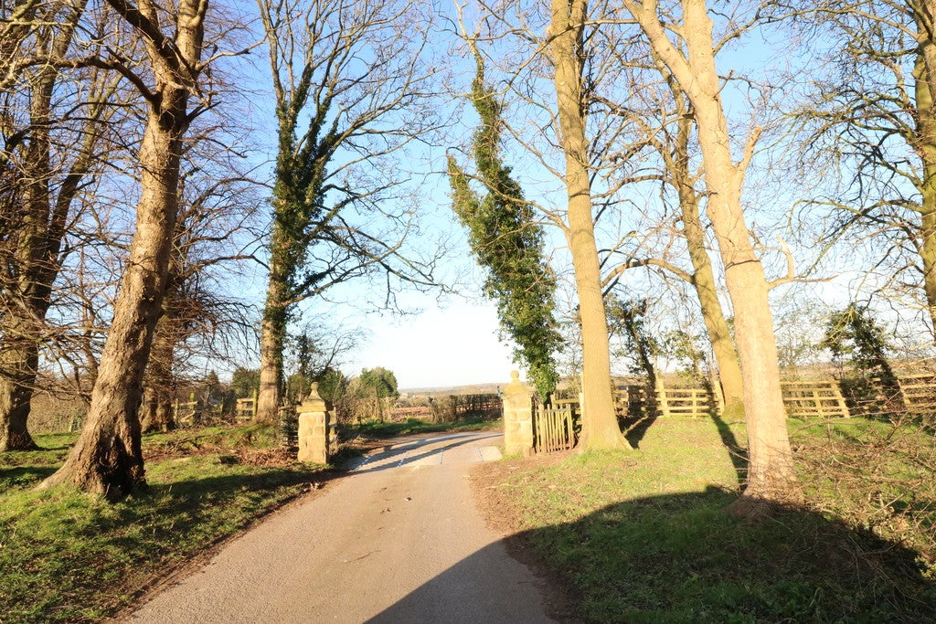 Flat Nickols Lane in Spofforth with Stockeld