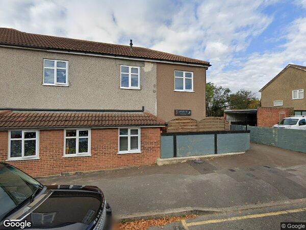 Flat Hornchurch Road in Greater London