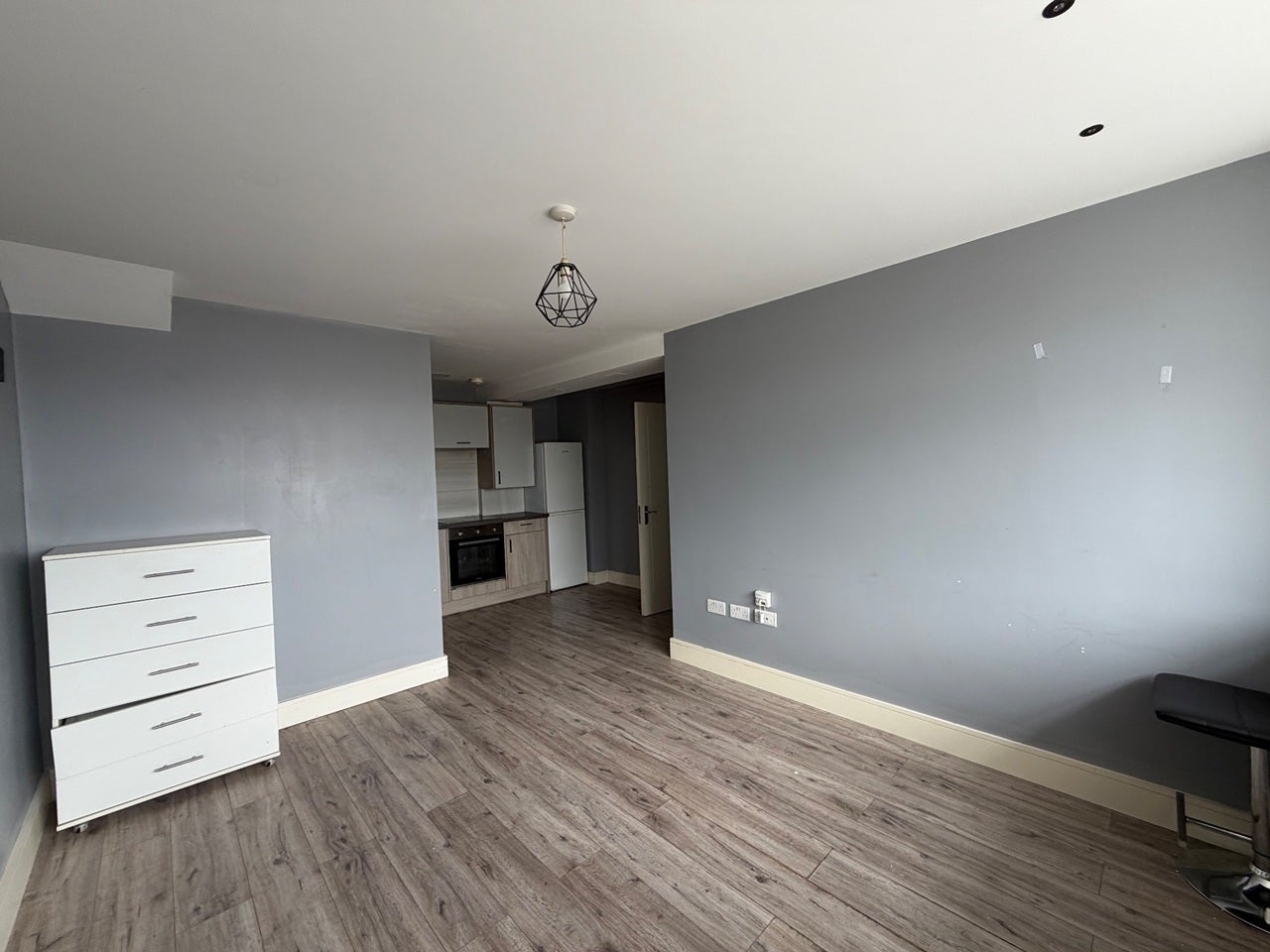 Flat Hornchurch Road in Greater London