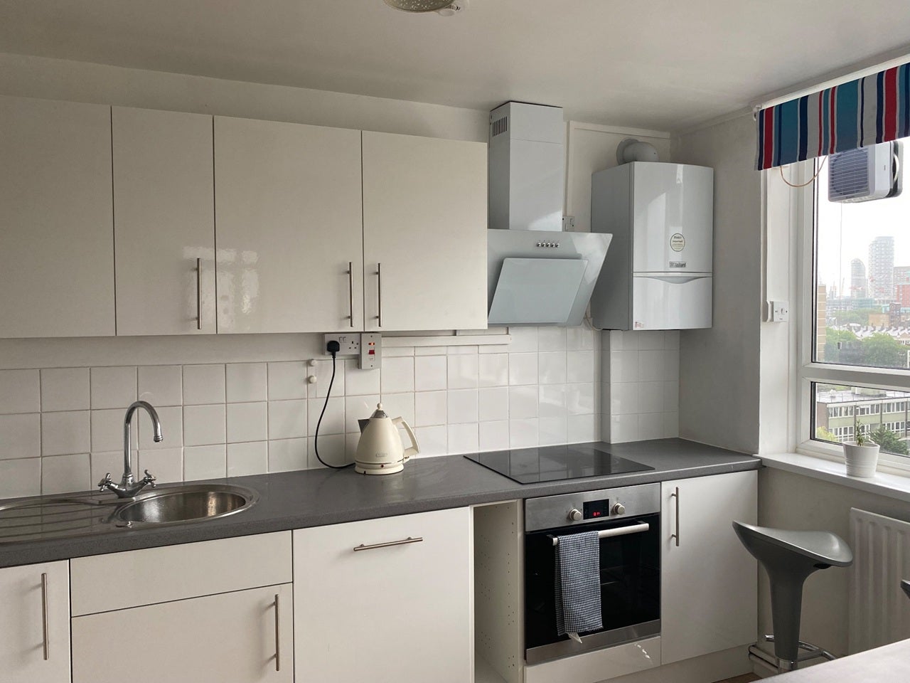 Flat Ellesmere Street in Greater London