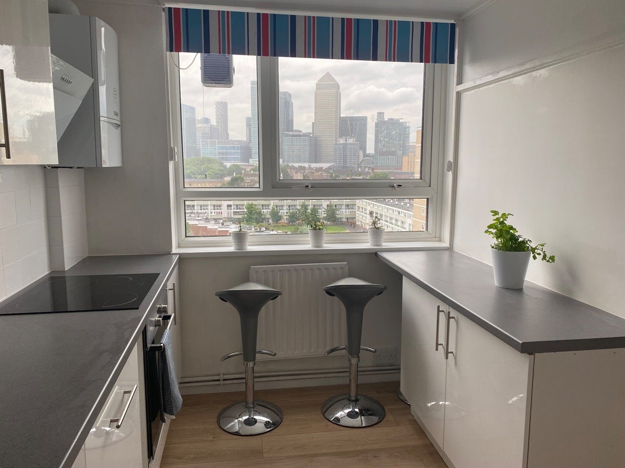 Flat Ellesmere Street in Greater London