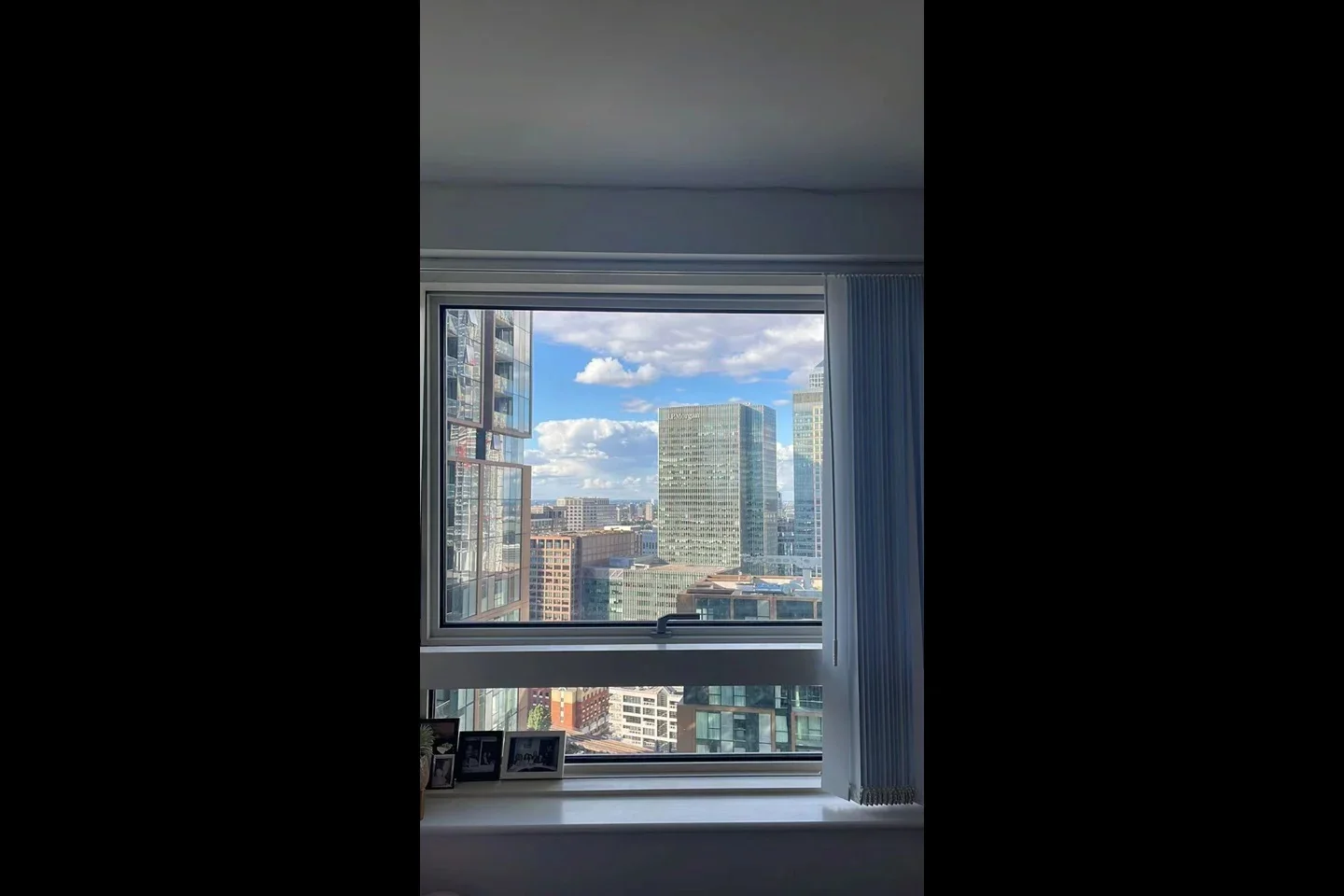 Room Lincoln Plaza in Greater London