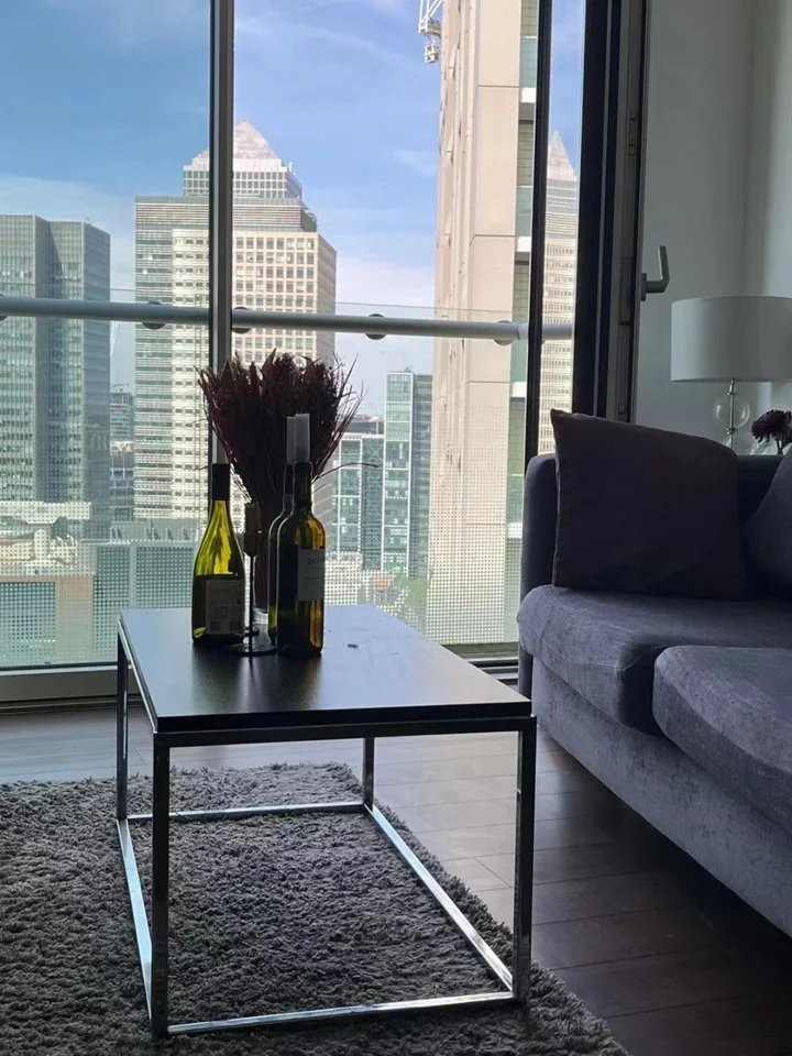 Room Lincoln Plaza in Greater London