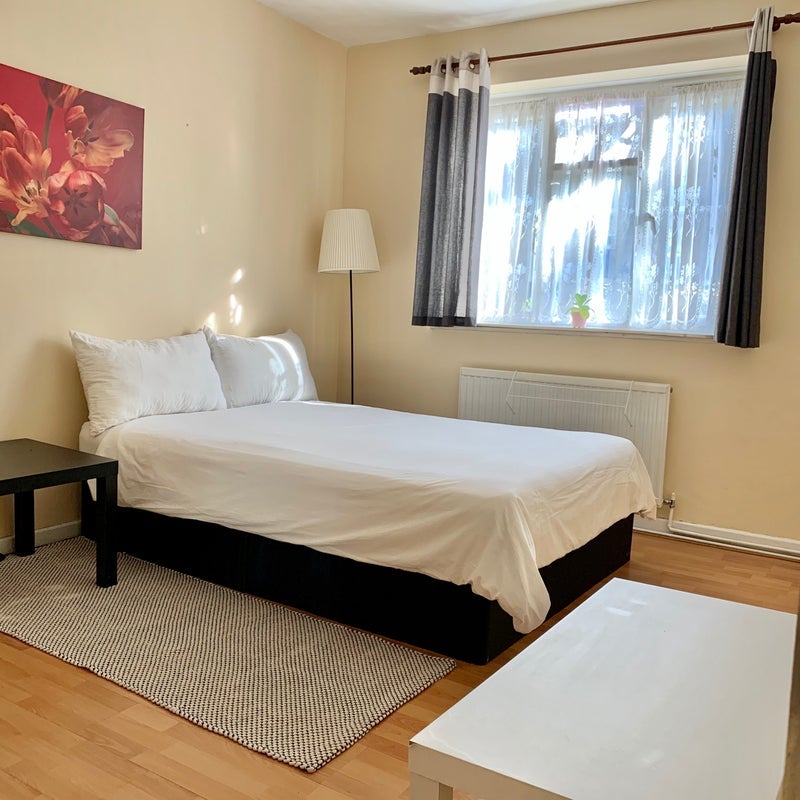Room Cavendish Street in Greater London