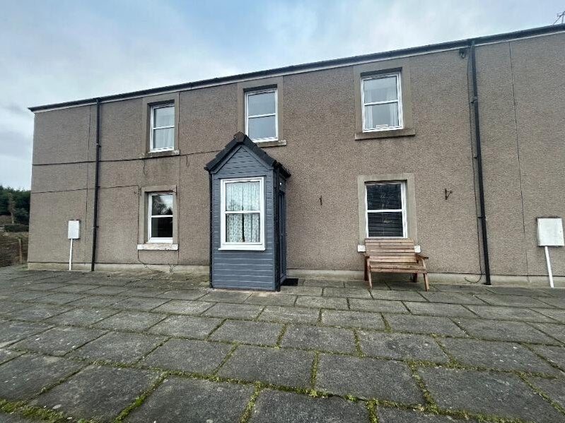 Flat Russell Street in Stanley