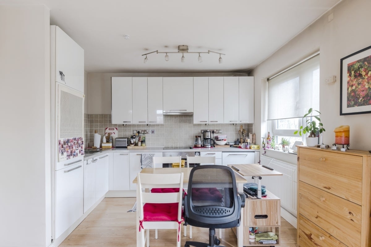 Flat Strathdon Drive in Greater London