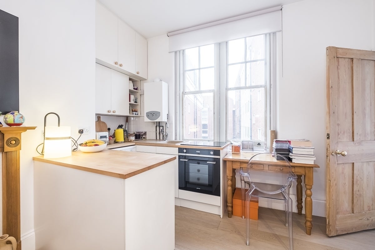 Flat Rochester Row in City of Westminster