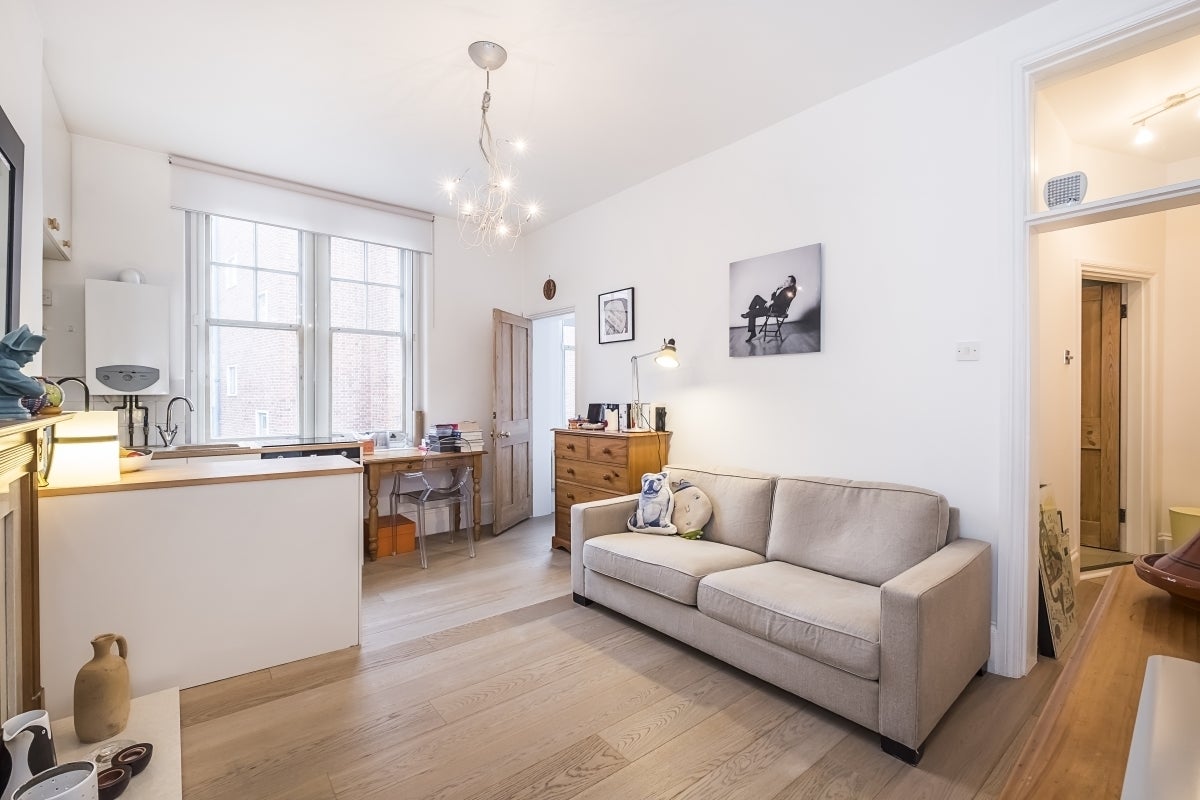 Flat Rochester Row in City of Westminster