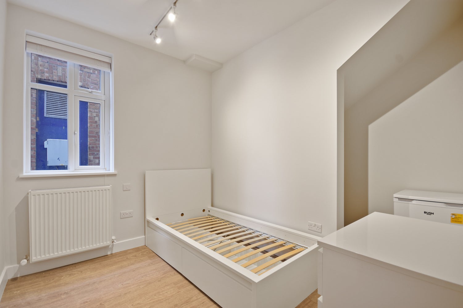 Room Station Road in Greater London