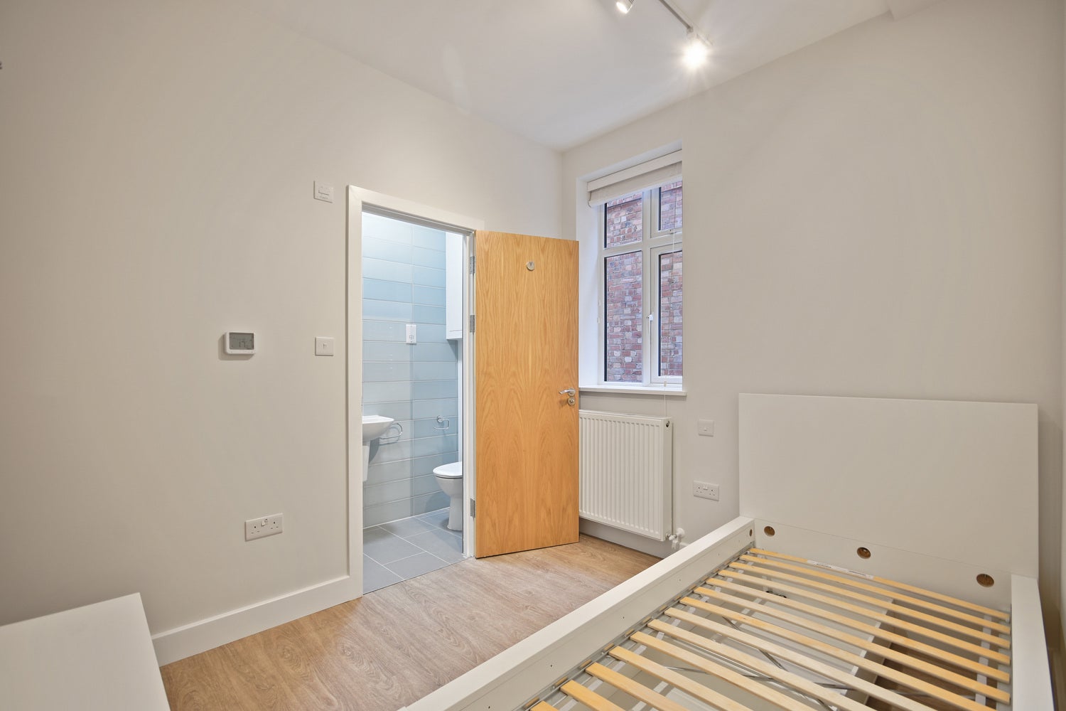 Room Station Road in Greater London