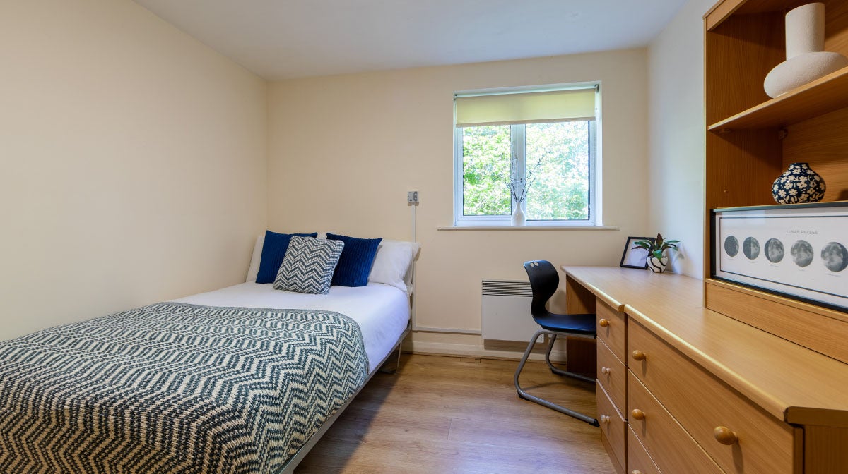 Room Cromwell Range in Manchester