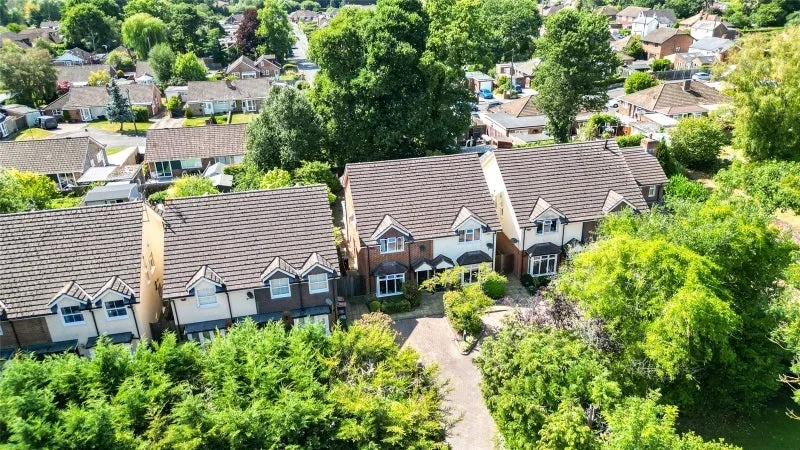 House Penrose Gardens in Guildford