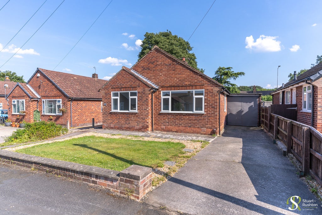 House Norbury Close in Knutsford