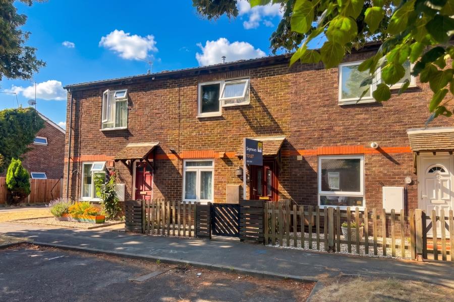 House Lidstone Close in Woking