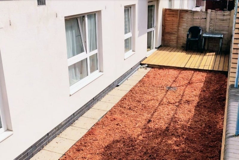 Flat Westferry Road in Greater London
