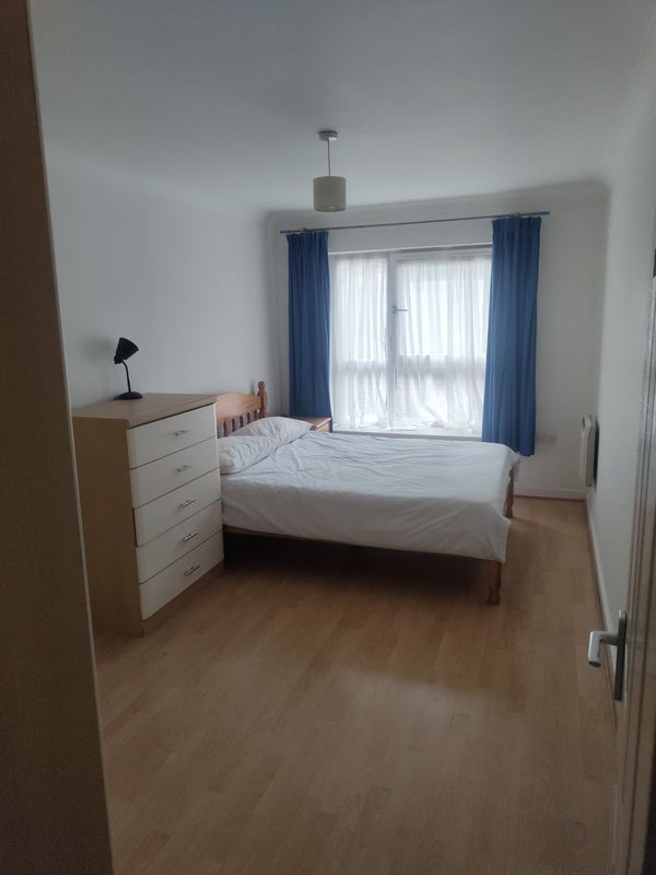 Flat Westferry Road in Greater London